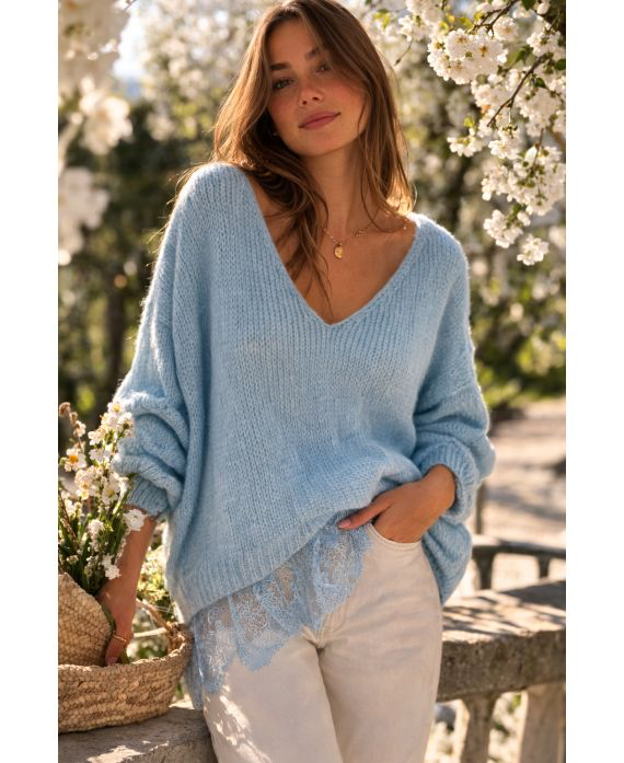 Soft Oversized Lace Hem Jumper – One Size