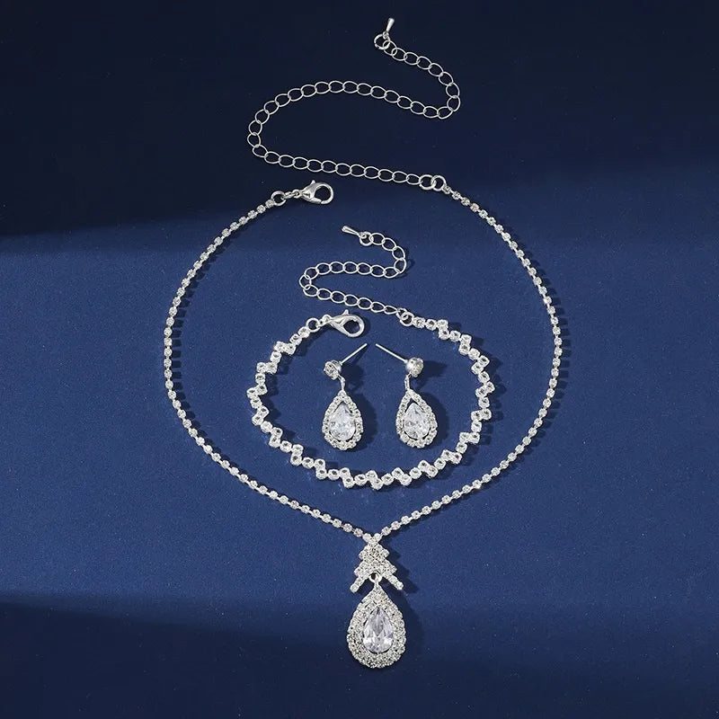 Ensemble De Bijoux Femme Les Gouttelettes D'Eau En Cuivre Plaqué Argent Avec Strass Et Chaîne De Griffe Électrolytique