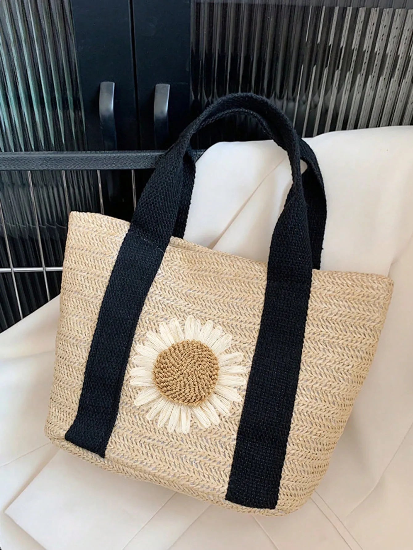 Sac D'épaule En Paille À Motif Fleurs Avec Décoration Florale