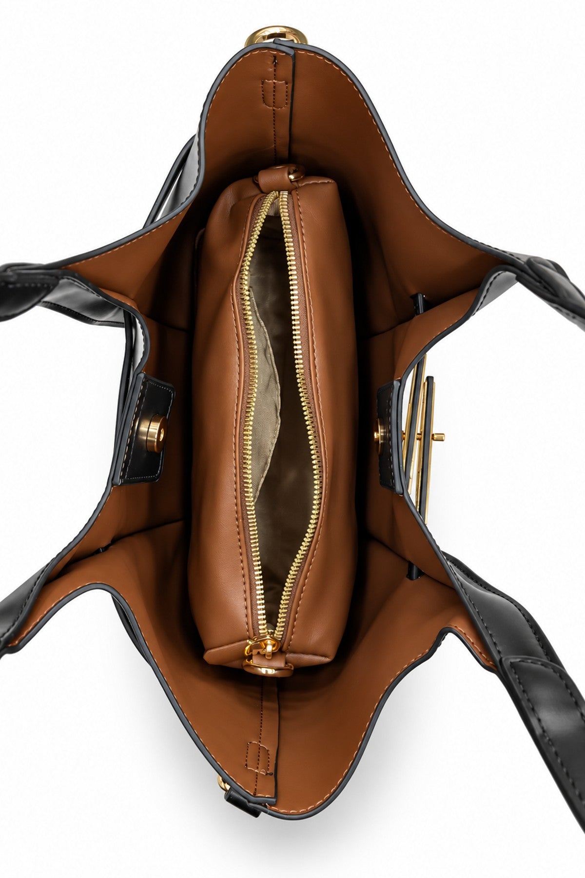 Sac à main, avec une bandoulière réglable et amovible