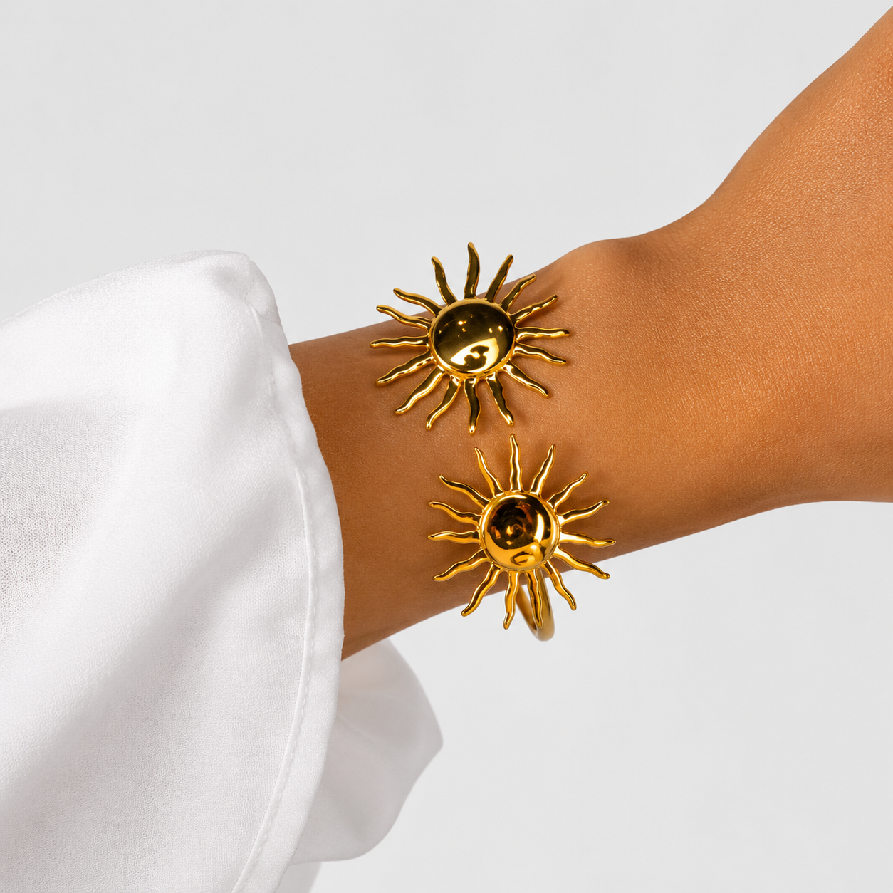 Bracelet Ouvert Golden Sun | Acier Inoxydable Plaqué Titane Or Bijou Luxe Européen Antipatinage