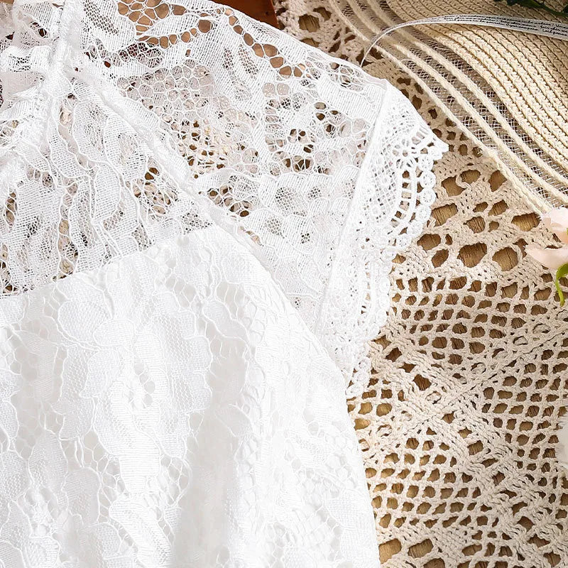 Combinaison Dentelle Blanche Style Coréen – Crêpe, Nœud & Ceinture