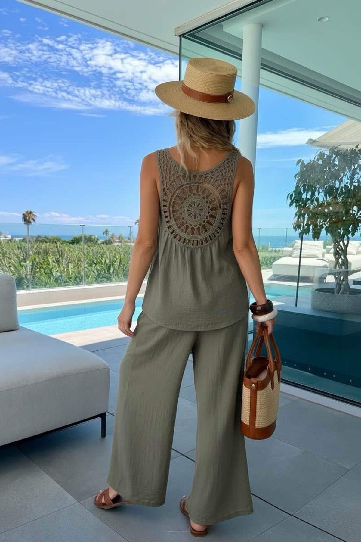 Ensemble Bohème Chic – Débardeur Dentelle Dos Crochet & Pantalon Large Fluide