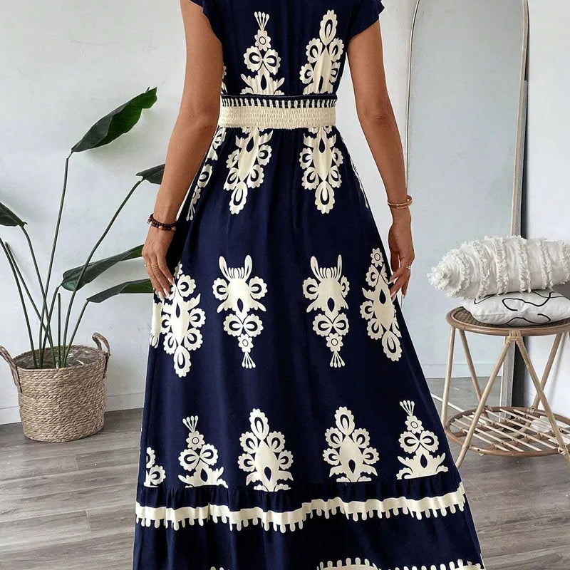 Robe Maxi Imprimé Baroque – Col V & Ceinture Smockée